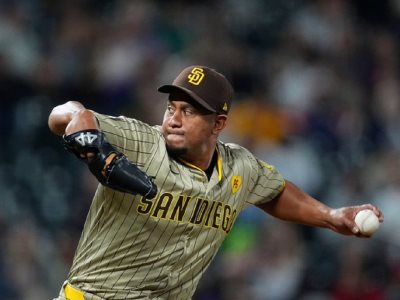 el-dominicano-wandy-peralta-ejerce-opcion-con-los-padres