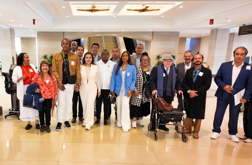 Personalidades de la XXIII Cumbre Latinoaméricana visitan el Capitolio de los EEUU