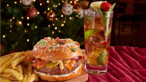 «si,-existe»:-asi-es-la-hamburguesa-de-roscon-de-reyes-de-tgi-fridays-(y-tiene-premio)