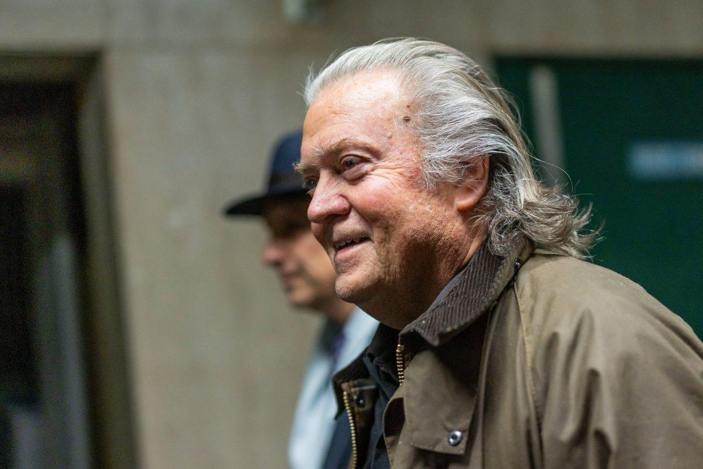 steve-bannon-se-declara-culpable-de-un-delito-grave-de-estafa-para-evitar-ir-a-la-carcel