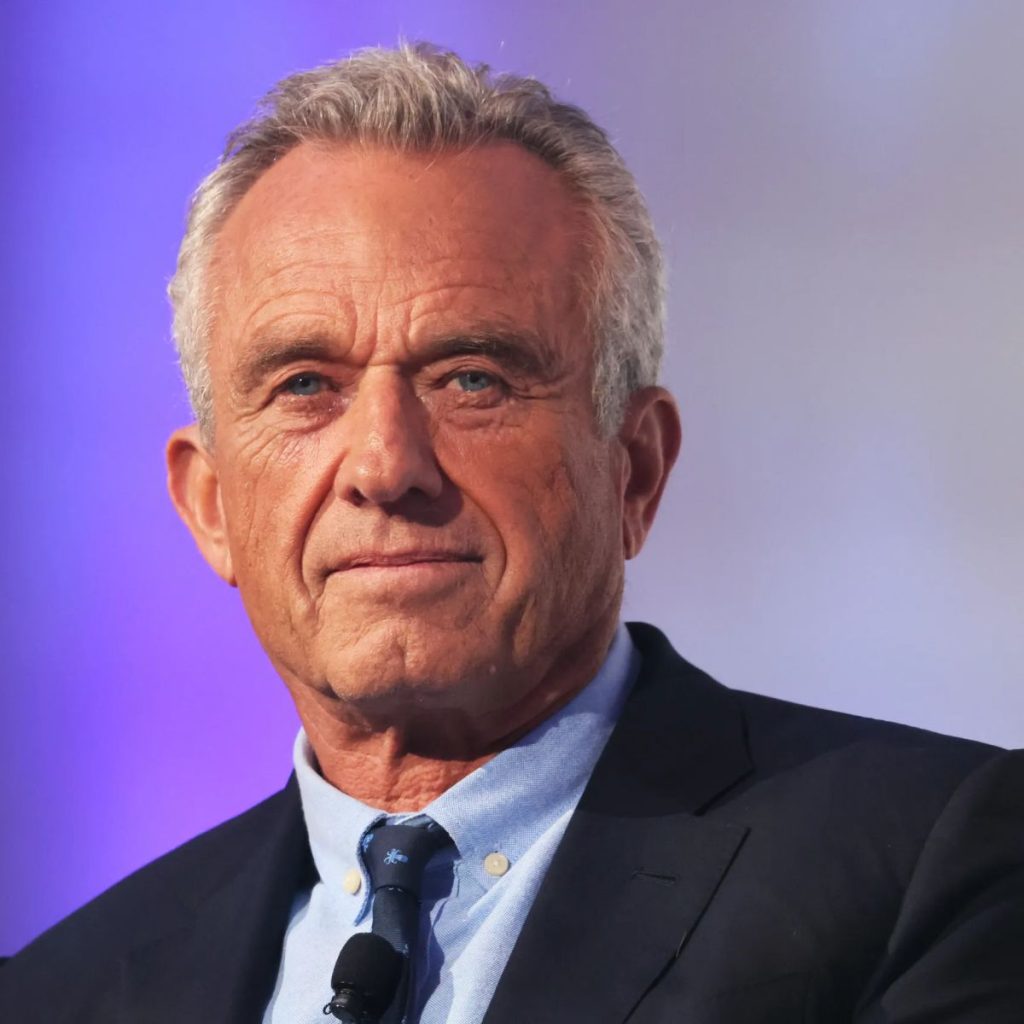 el-senado-de-eeuu-confirma-a-robert-f-kennedy-jr.-como-secretario-de-salud