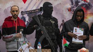 hamas-libera-a-los-ultimos-seis-rehenes-israelies-vivos-de-la-primera-fase-de-la-tregua