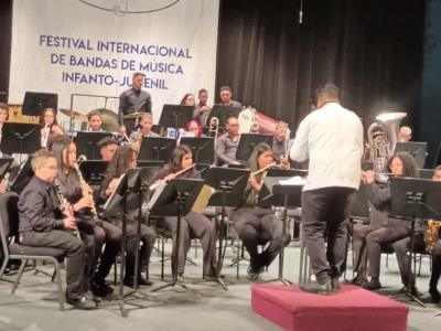 escuelas-libres-brillan-en-festi-band-2025