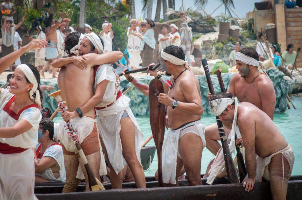 rescatan-tradicion-maya-y-recrean-travesia-sagrada-en-la-riviera-maya-de-mexico