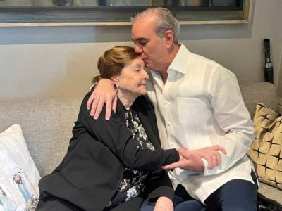 abinader-felicita-a-las-madres-dominicanas-en-su-dia