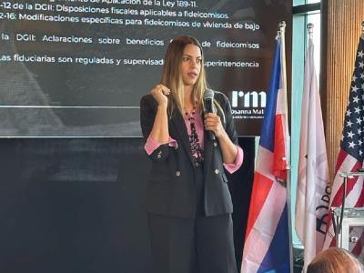 abogada-rosanna-matos-dicta-conferencias-“dominican-house-fest”