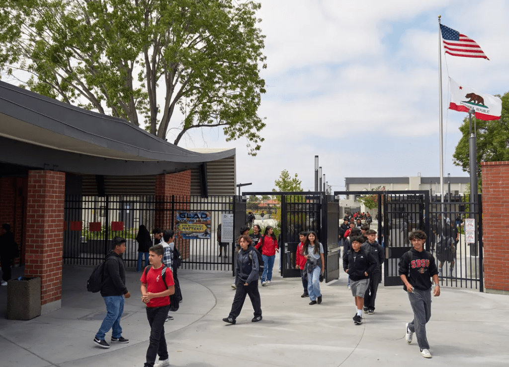 padres-de-escuela-de-california-piden-a-inmigracion-liberar-a-estudiante-detenido-en-eeuu