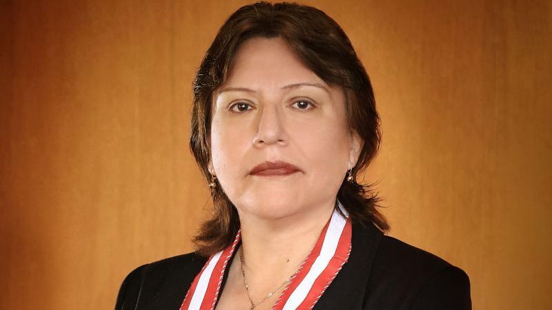 la-fiscal-general-afirma-que-en-peru-«se-esta-llevando-a-cabo-un-golpe-a-la-democracia»