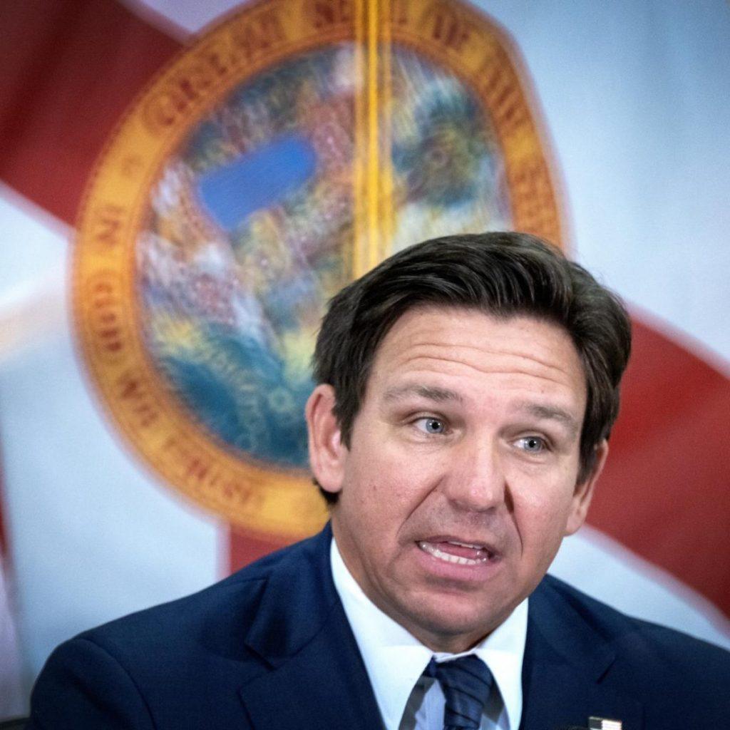jueza-declara-al-fiscal-de-florida-en-desacato-por-ordenar-a-policias-arrestar-a-migrantes