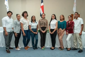 ahrb-ofrece-becas-para-formar-lideres-del-turismo-en-la-romana