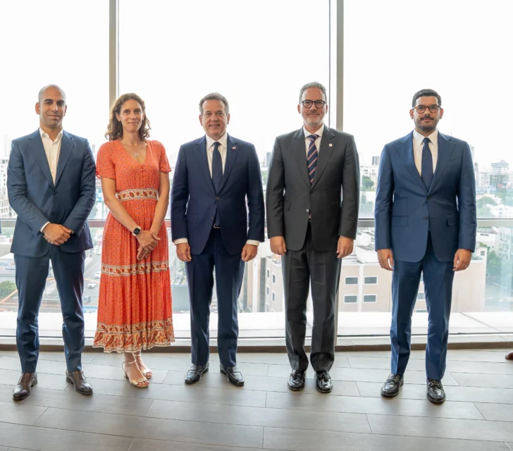 rd-fortalece-compromiso-con-gestion-de-los-residuos-plasticos-durante-visita-del-foro-economico-mundial