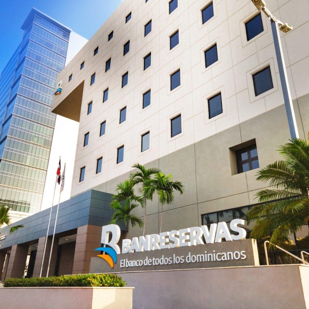 banreservas-recibe-cuatro-premios-world-finance-por-su-gestion-de-negocios-y-como-grupo-bancario