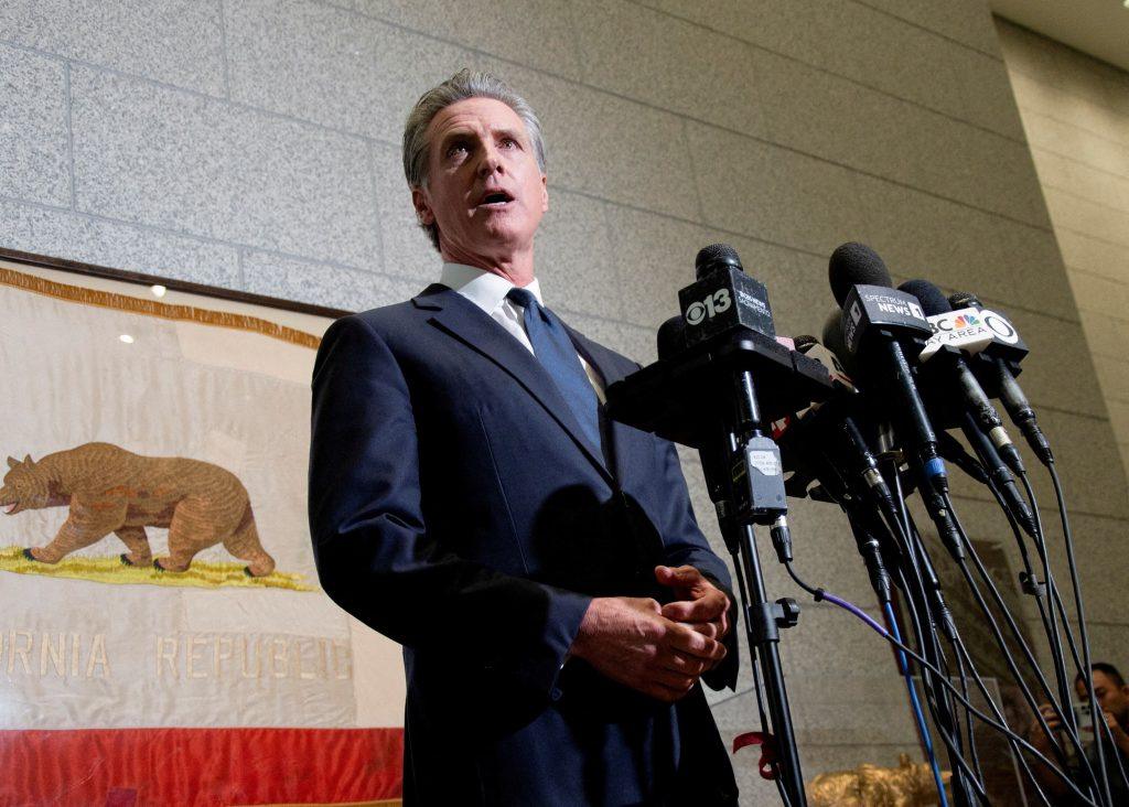 el-gobernador-de-california-demanda-por-difamacion-a-fox-news-tras-una-misteriosa-llamada-con-donald-trump