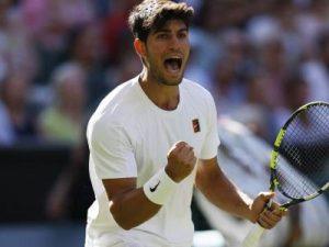 wimbledon:-carlos-alcaraz-se-impone-a-rublev-va-a-cuartos-de-final