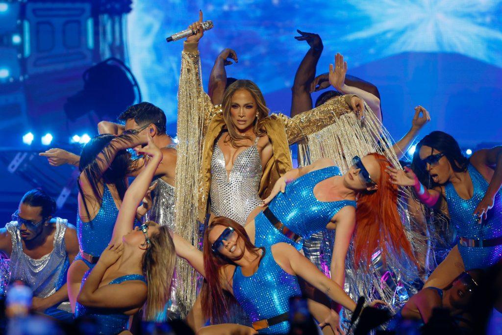 rockera,-cabaretera,-sexy-y-hasta-flamenca:-jennifer-lopez-reclama-en-madrid-su-trono-en-el-olimpo-del-pop-mundial