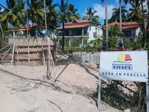 turismo-mejora-iluminacion-vial-y-infraestructura-en-playa-las-ballenas