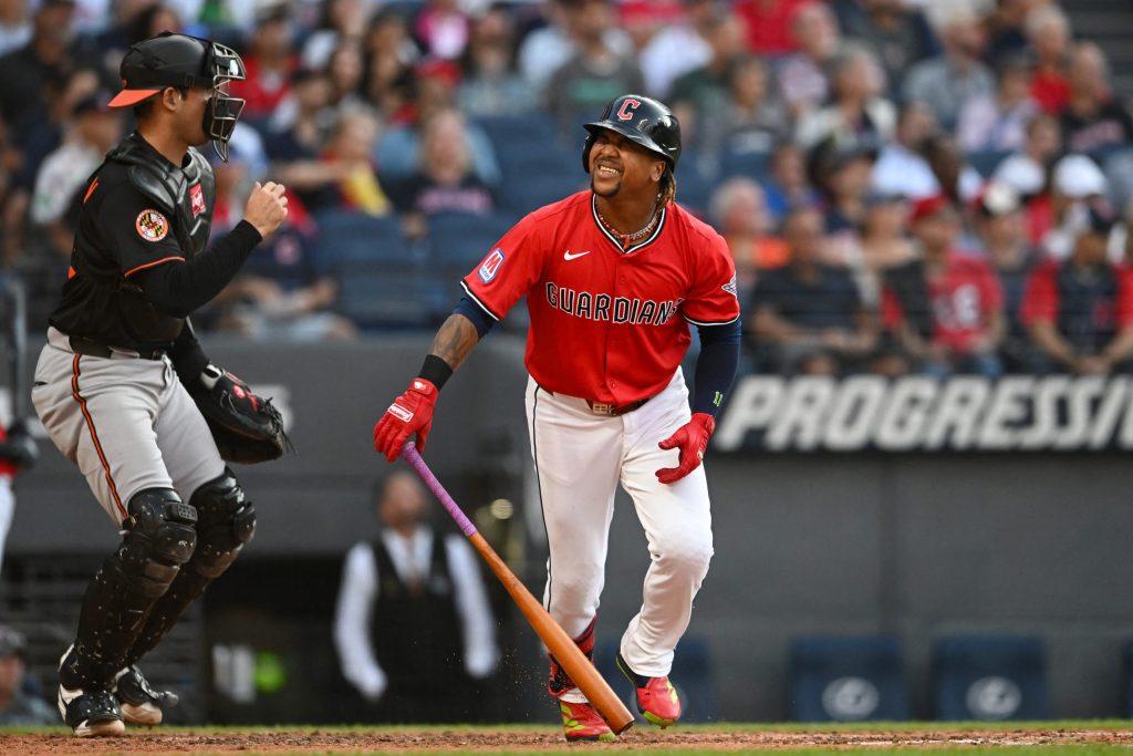 jose-ramirez-es-el-unico-tercera-base-con-siete-temporadas-de-20-20