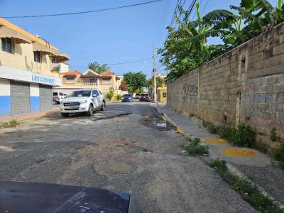 un-nino-cuestiona-al-alcalde-dio-astacio-por-hoyos-en-las-calles