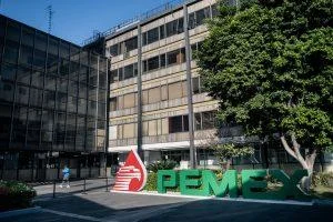 mexico-coloca-12.000-millones-de-dolares-en-bonos-para-ayudar-a-pemex