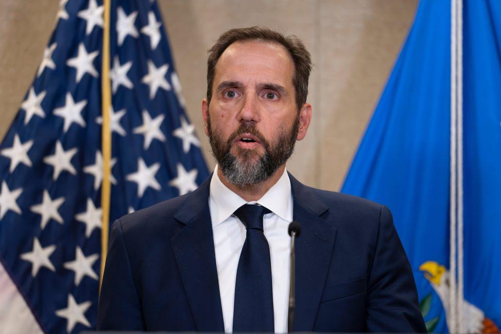 el-fiscal-que-imputo-a-trump,-bajo-investigacion-federal-en-estados-unidos