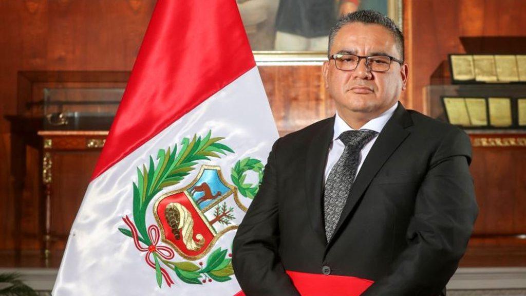 la-presidenta-de-peru-reajusta-su-gabinete-y-recupera-a-un-ministro-senalado-por-trafico-de-influencias