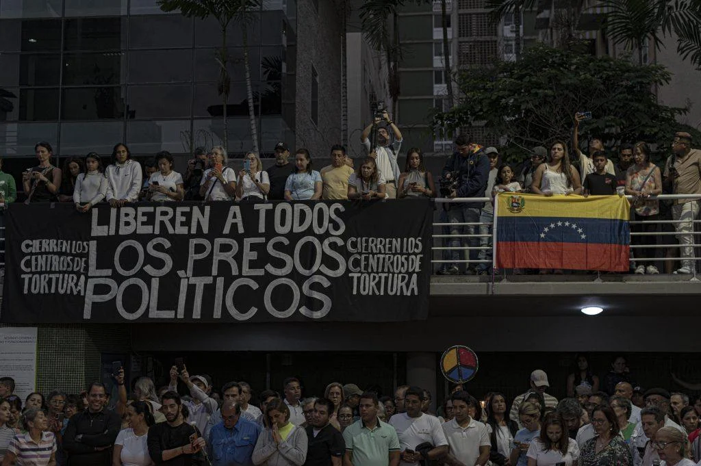 el-gobierno-de-venezuela-libera-a-13-presos-politicos