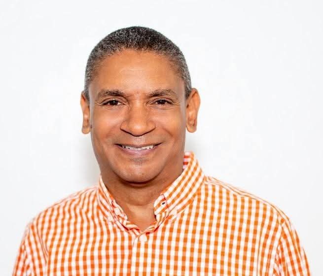 Imagen relacionada con Punta Cana Hits transmitirá “Retro 80 con Mark Rumors” sábados y domingos al mediodía