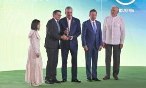 prodominicana-exalta-a-11-empresas-por-sus-aportes-a-la-economia-rd