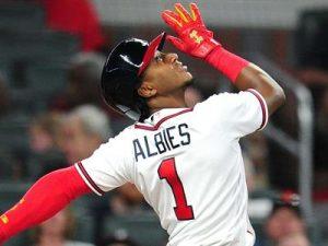 mlb:-albies-y-leon-lideran-a-los-bravos-en-triunfo-sobre-los-astros