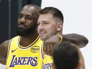lakers:-nba-aprueba-su-venta