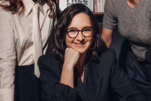 el-fichaje-de-la-periodista-‘anti-woke’-bari-weiss-en-cbs-confirma-la-derechizacion-de-los-medios-tradicionales-en-manos-de-aliados-de-trump