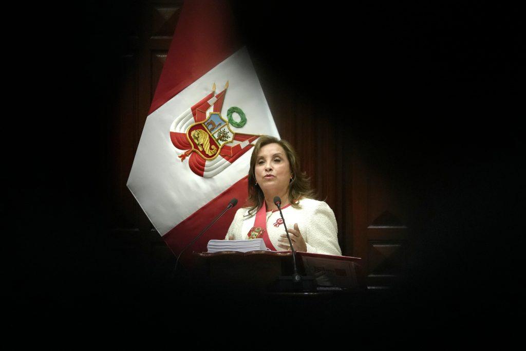 el-congreso-de-peru-reune-los-votos-para-destituir-a-dina-boluarte