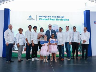 abinader-entrega-488-apartamentos-en-residencial-ciudad-real-ecologica