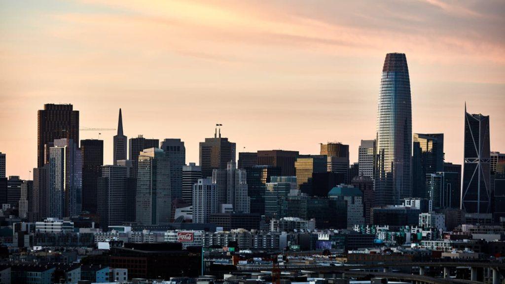salesforce-invierte-15.000-millones-de-dolares-en-san-francisco,-la-capital-mundial-de-la-ia