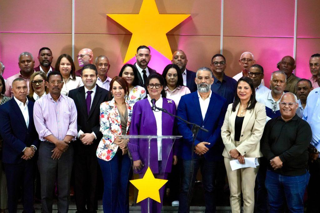 danilo-medina-y-johnny-pujols-encabezaran-asamblea-del-pld-en-sde