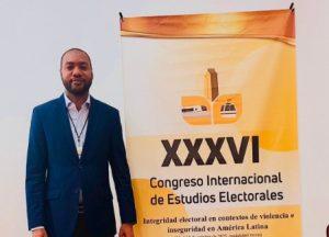 javier-ubiera-expone-sobre-integridad-electoral-y-observa-elecciones-juveniles-en-colombia