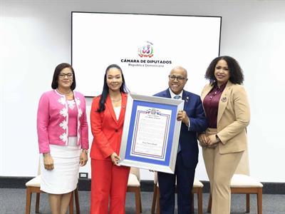 camara-de-diputados-reconoce-a-dominicana-laura-jimenez