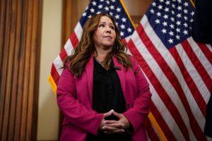 arizona-presenta-una-demanda-para-obligar-al-presidente-de-la-camara-a-confirmar-a-la-democrata-adelita-grijalva