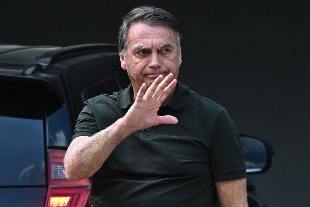 el-expresidente-bolsonaro-recurre-la-condena-a-27-anos-por-urdir-un-golpe-en-brasil