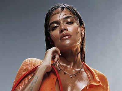 karol-g-lanza-una-coleccion-de-moda-junto-a-diesel