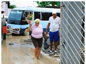 lluvias-complican-acceso-al-cementerio-de-los-casabes