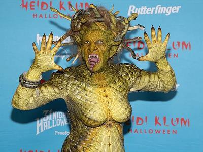 heidi-klum-y-su-disfraz-de-medusa-en-halloween