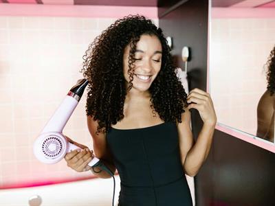 como-secar-el-cabello-de-manera-correcta