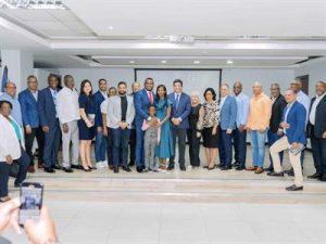 julio-garcia-presenta-libro-“mas-alla-del-caos-surge-una-esperanza”