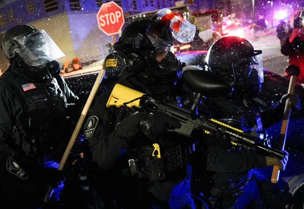 minneapolis-despide-con-una-protesta-a-greg-bovino,-la-cara-de-la-represion-de-trump-en-la-ciudad-democrata