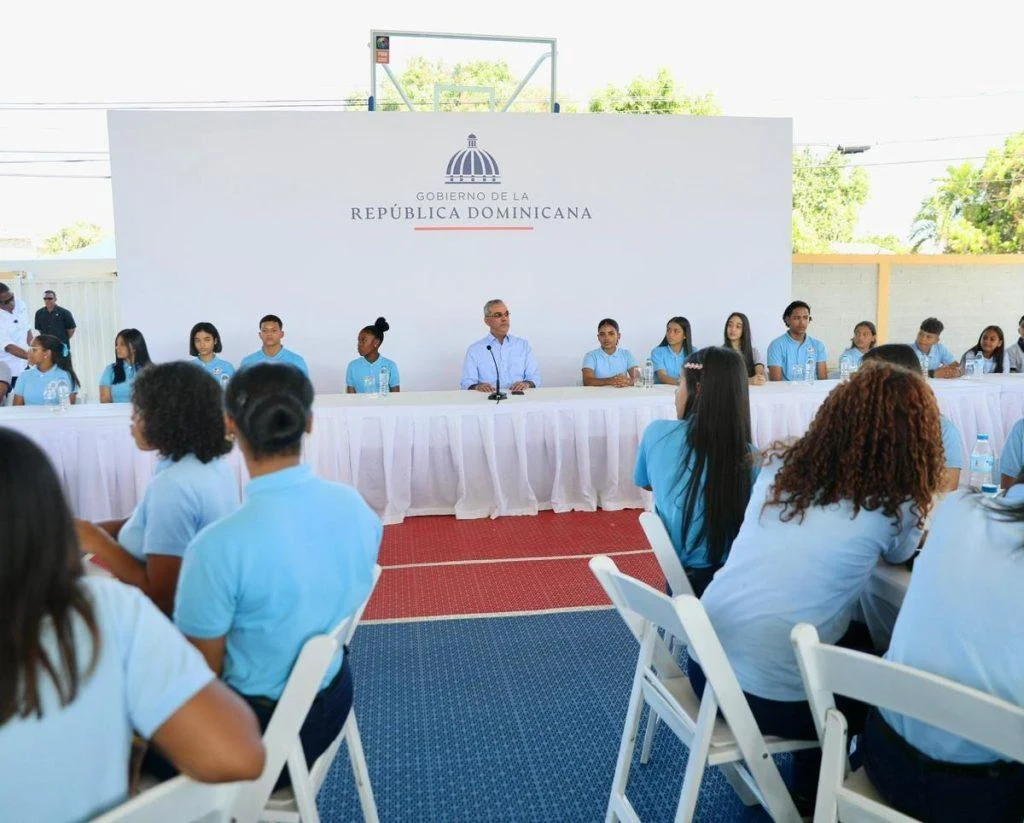 abinader-resalta-instalacion-de-hub-digital-de-google-y-afirma-generara-empleos-a-jovenes