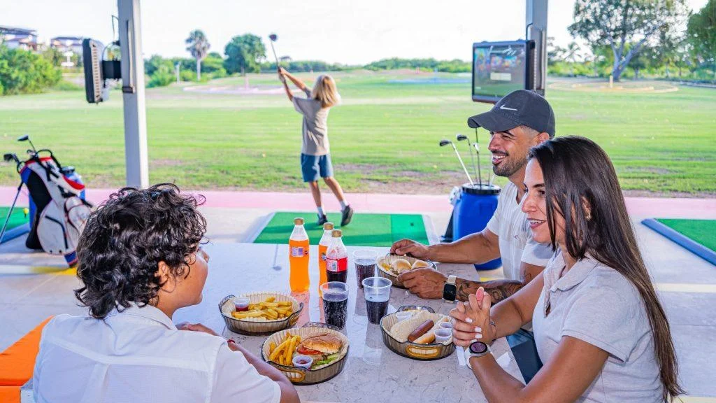 Imagen relacionada con Golf N Shots abre sus puertas en Punta Cana y redefine el entretenimiento en White Sands