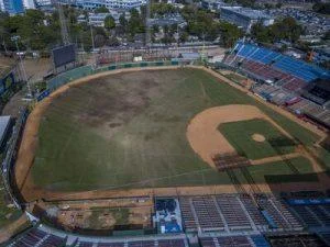 estadio-quisqueya:-kelvin-cruz-califica-de-inaceptable-estado-terreno