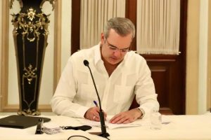 abinader-crea-comision-que-coordinara-plan-san-juan-para-transformar-economia-del-sur;-designa-director-ejecutivo
