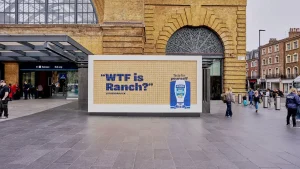 hellmann’s-convierte-una-valla-en-un-apetecible-tentempie-para-matar-el-gusanillo